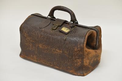 父親が使用した形見のトランク