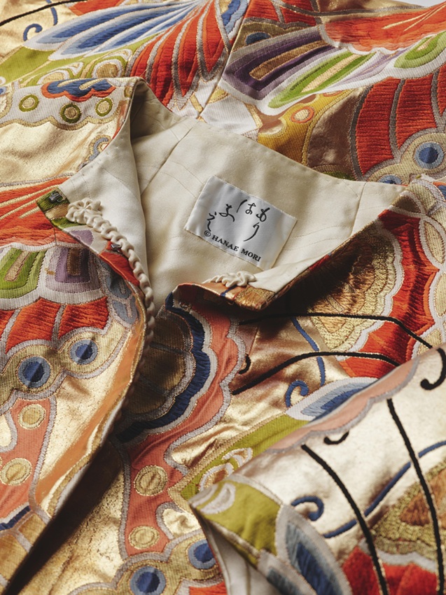 森英恵 《ブランドラベル、帯地のコート》 1964年
ハナヱ・モリ 島根県立石見美術館 撮影: 小川真輝