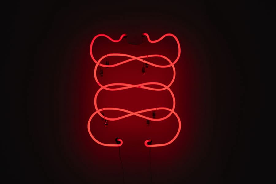 アンドリウス・アルチュニアン|《Geryon &Herakles》｜2025年｜ネオン｜60x40cm｜Courtesy of the artist｜Photo by Kunstraum Memphis