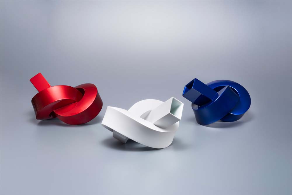 チェ・ゼフン（崔 宰熏）
「MUSUBI-Resonant Harmony 赤・白・青」
いずれも18.5×24.5×h15cm