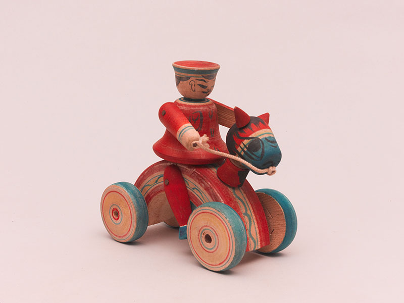 木地玩具「馬乗り軍人」（山形県） 昭和時代