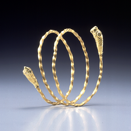 獅子頭装飾腕輪
バクトリア　前2世紀